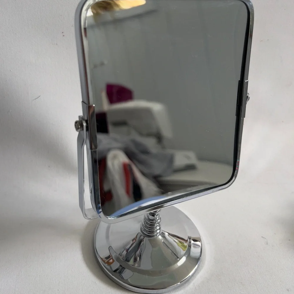 MIRRAL Chromatic Vanity Mirror